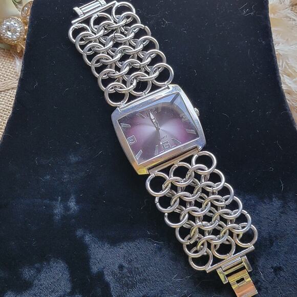 Vintage GG Quartz Watch Plum Dial Chain Link Bold Retro Watch Gift for Her - Picture 6 of 12